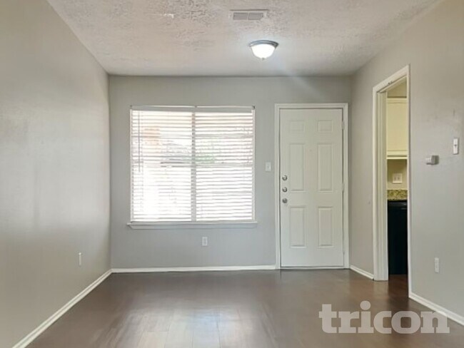 Foto del edificio - 11119 Daybreak Ln