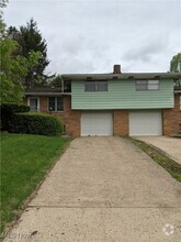 Building Photo - 72100 Sharon Rd