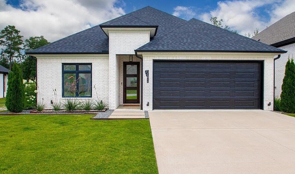 Foto principal - 61 Saffron Cir