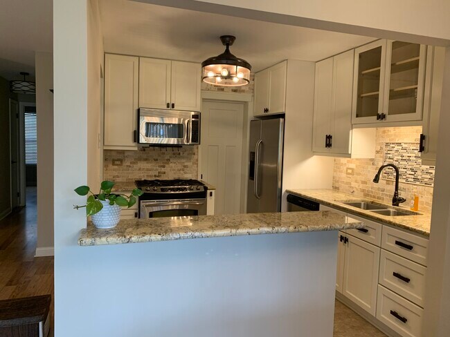 Foto del edificio - 218 Hawthorne Ct