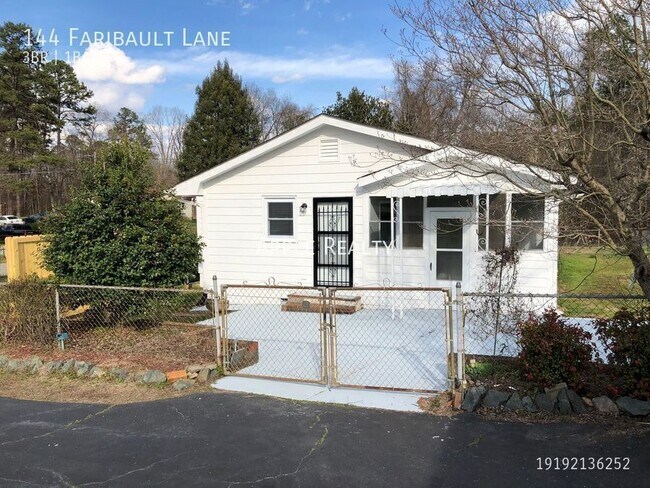 Foto del edificio - 144 Faribault Ln