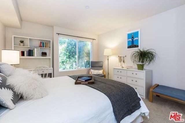 Second bedroom - 1951 N Beachwood Dr