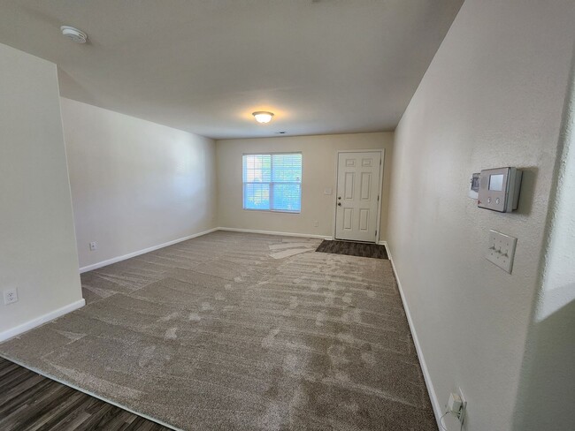 Building Photo - 3 Bedroom Home in Gastonia