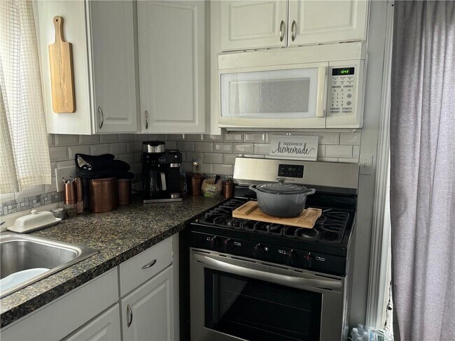 Foto del edificio - 24 Hazael St