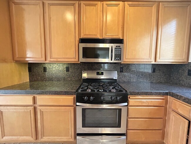 Building Photo - 2834 Ballesteros Ln