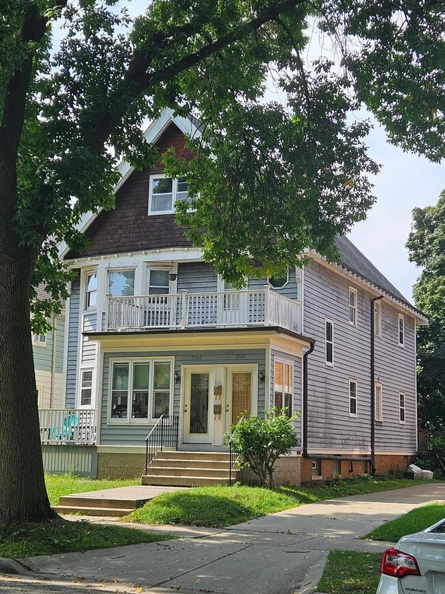 Building Photo - 2567 N Frederick Ave
