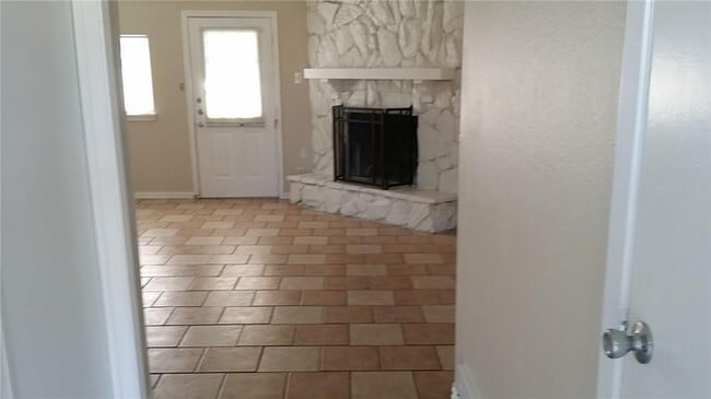 Building Photo - 902 Toyah Creek Ln