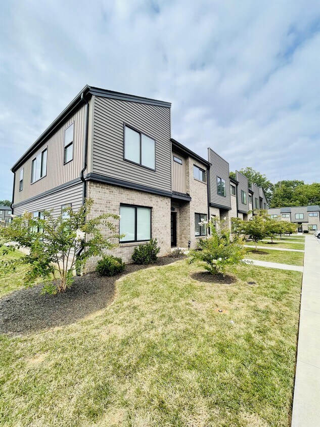 Photo - 1 S Timberlake Dr (Lynchburg, VA)