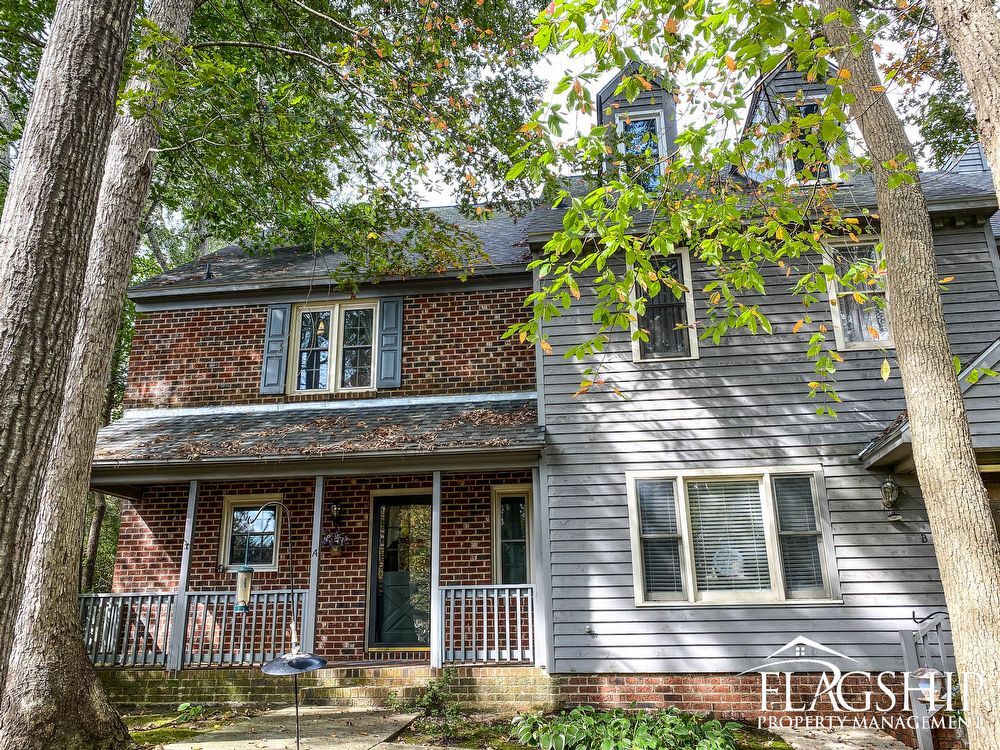 Primary Photo - Gorgeous Townhouse in Moss Creek Village