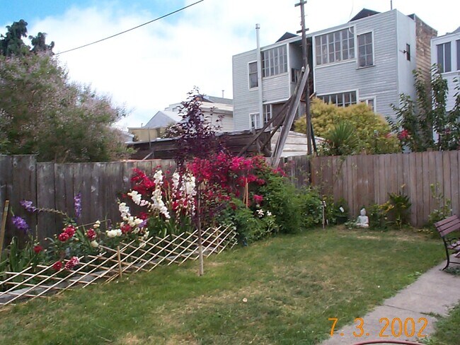 Building Photo - 1349 S Van Ness Ave