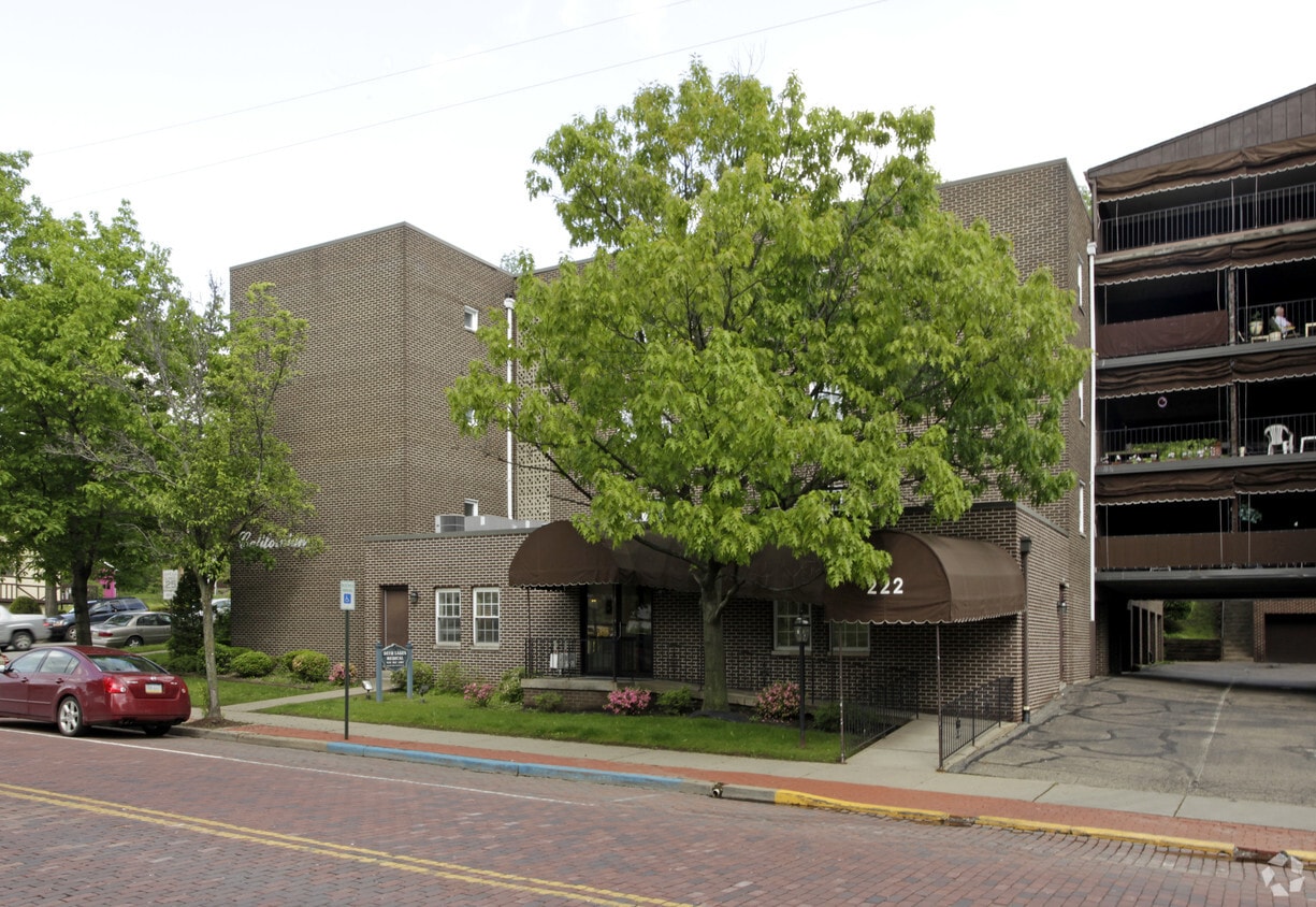 330 California Ave, Oakmont, PA 15139 Apartments in Oakmont, PA