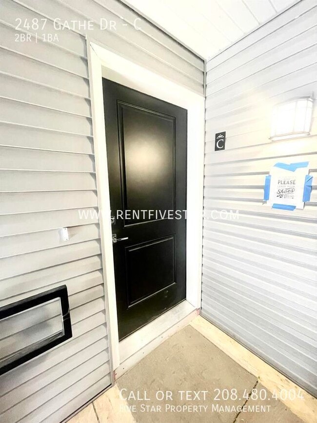 Building Photo - 2487 Gathe Dr