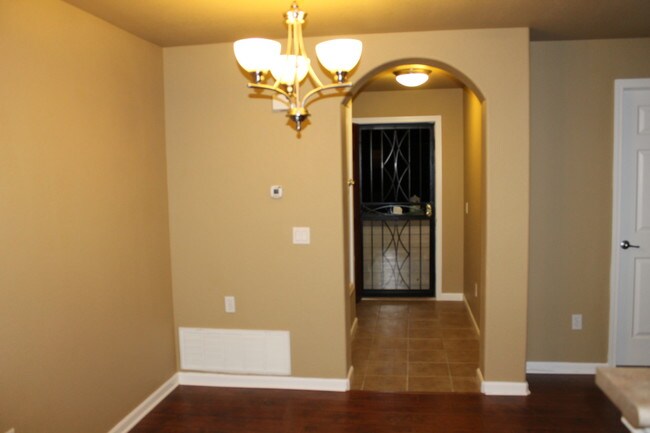 Entry - 23336 E 5th Pl