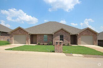 Building Photo - 6117 Villa Rosa Way