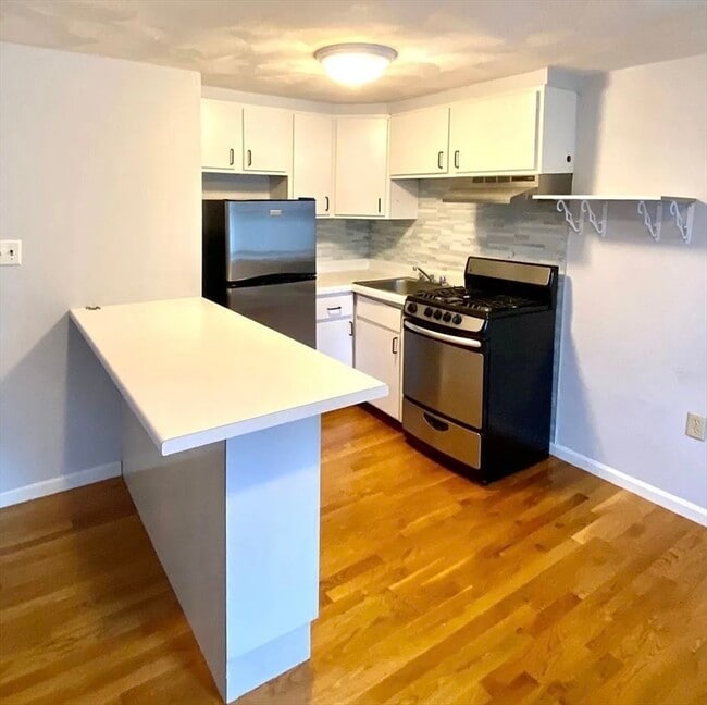 Foto del edificio - 145 Princeton St
