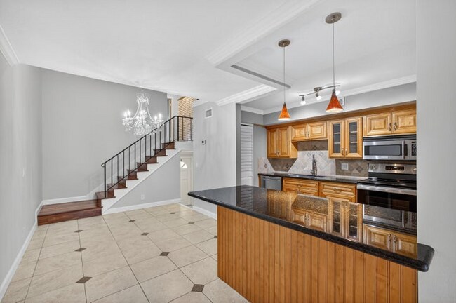 Foto del edificio - 382 Golfview Rd