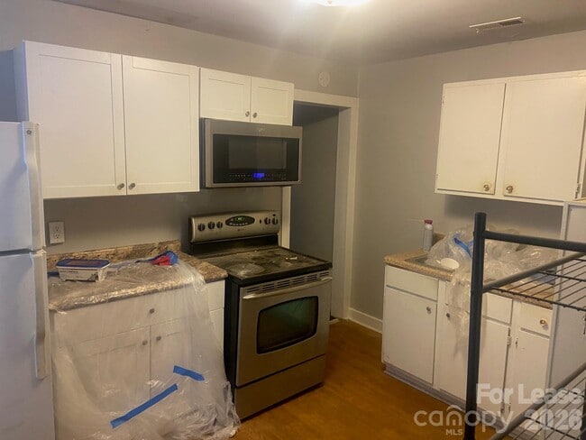Building Photo - 430 Skyland Ave