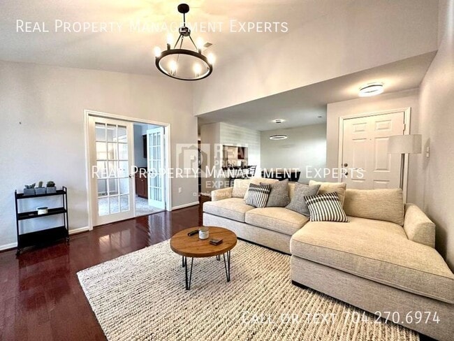 Foto del edificio - 5011 Sharon Rd