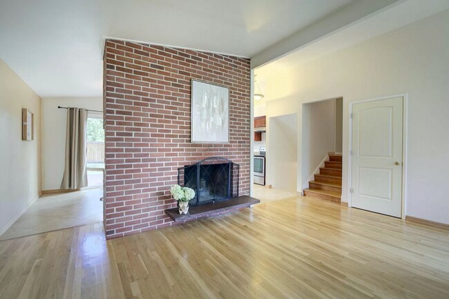 Building Photo - Great Home For Rent