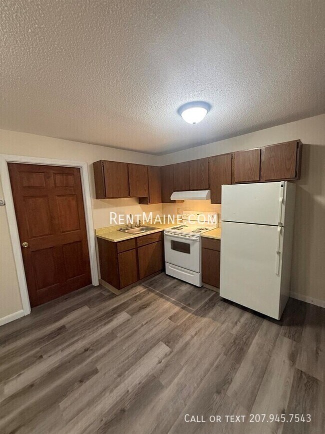 Building Photo - 202 Main Rd