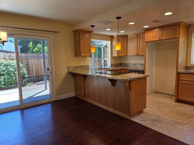 Building Photo - Great location off Sunrise & Coloma - Renovated 3bdrm, 2 bath