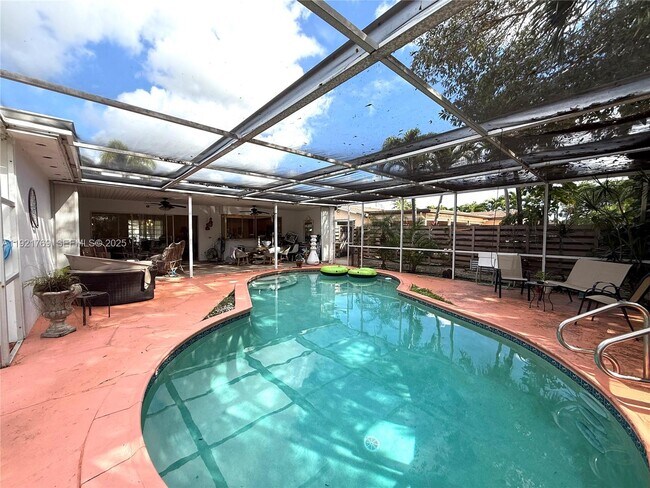 Foto del edificio - 5424 Van Buren St