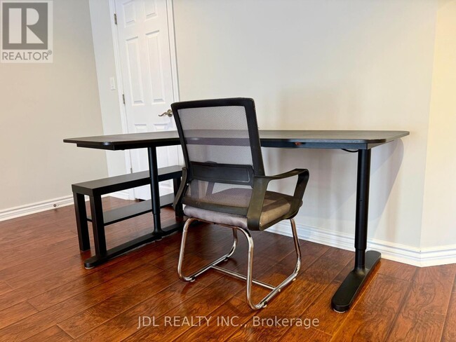 Building Photo - 32 Bestview Crescent