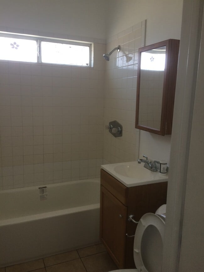 vanity - 4726 4th Ave