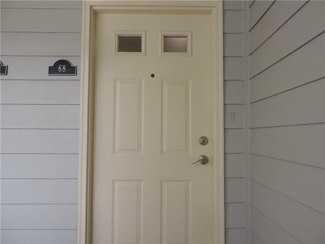 Building Photo - 68 Springhedge Ct St