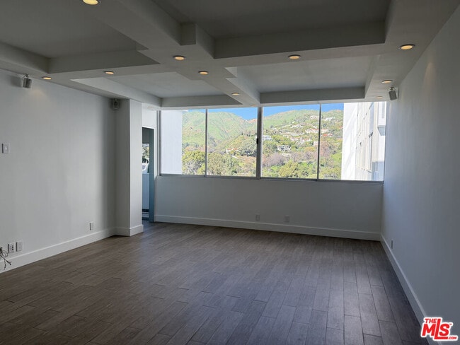 Foto del edificio - 17350 Sunset Blvd