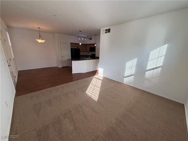 Foto del edificio - 50 Aura de Blanco St