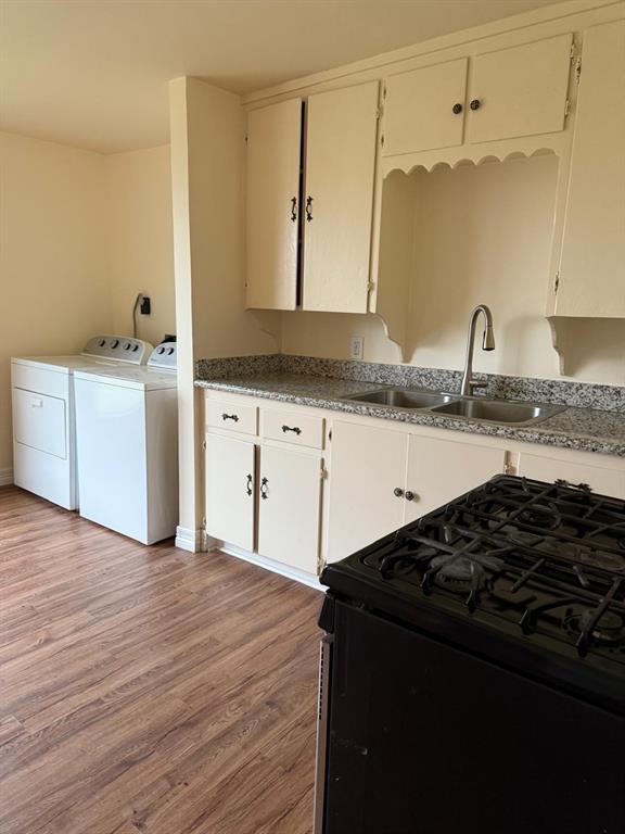 Building Photo - 221 Noras Ln