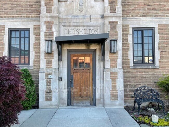 Building Photo - 825 N Delaware St