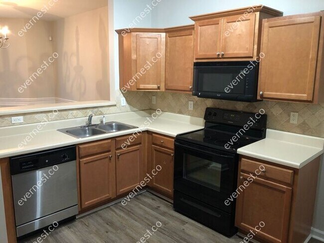 Foto del edificio - 4295 Youngstown Cir