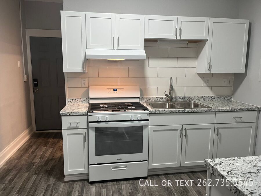 Primary Photo - 1741 S 81st St