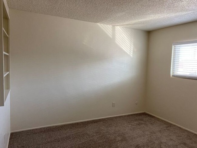 Foto del edificio - 1027 Felspar St