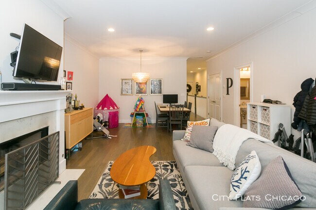 Foto del edificio - 1513 W Diversey Pkwy