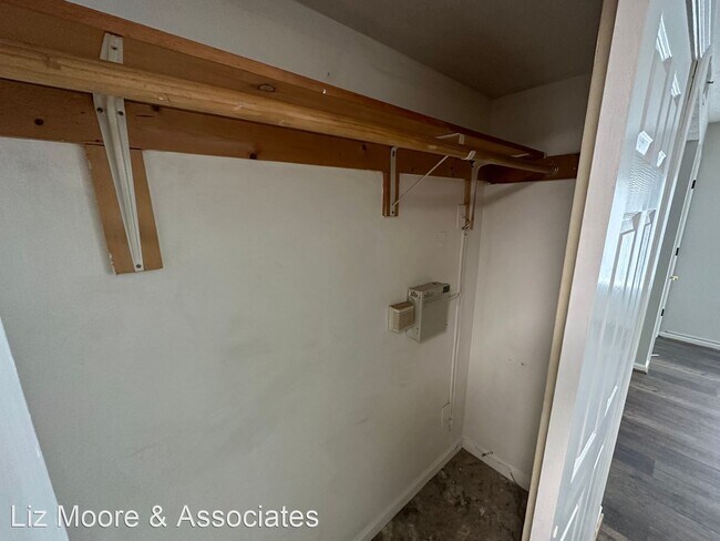 Building Photo - 1 br, 1 bath House - 206 Pacific Drive