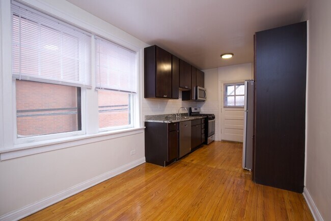 Building Photo - 4033 W School St