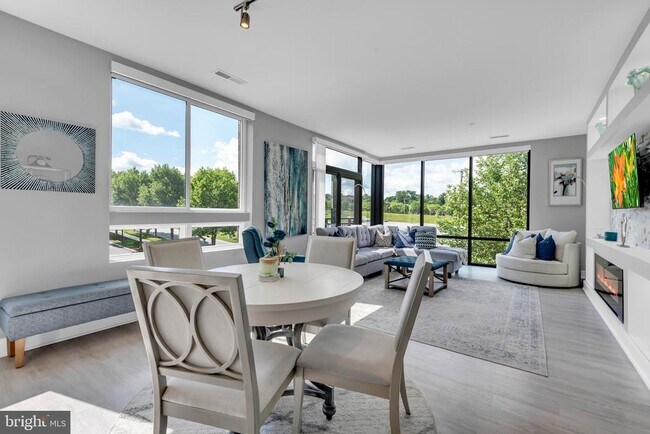 Foto del edificio - 145 Riverhaven Dr