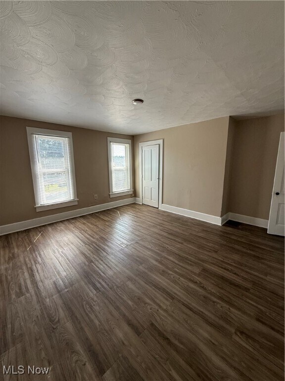 Foto del edificio - 2355 Hoge Ave