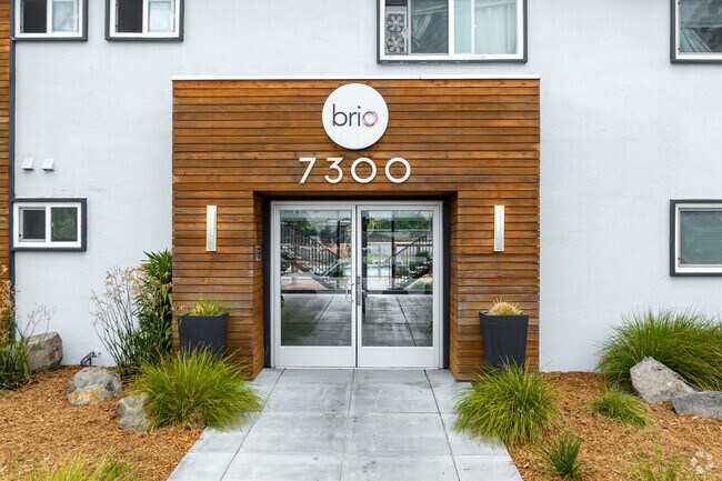 Entrada - Brio Apartments