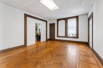 Building Photo - 1007 7th St S