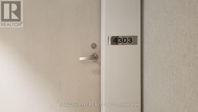 Building Photo - 138 Downes St