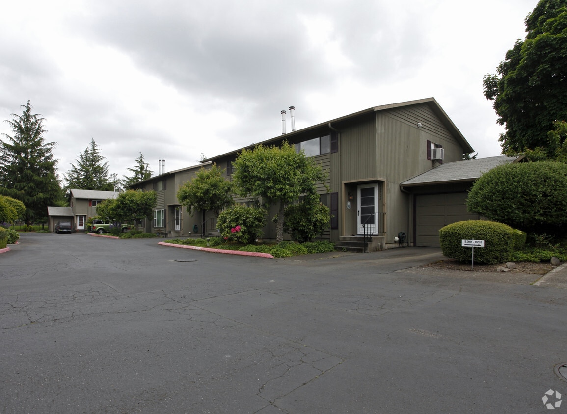 rockwood village apartments portland or apartments com