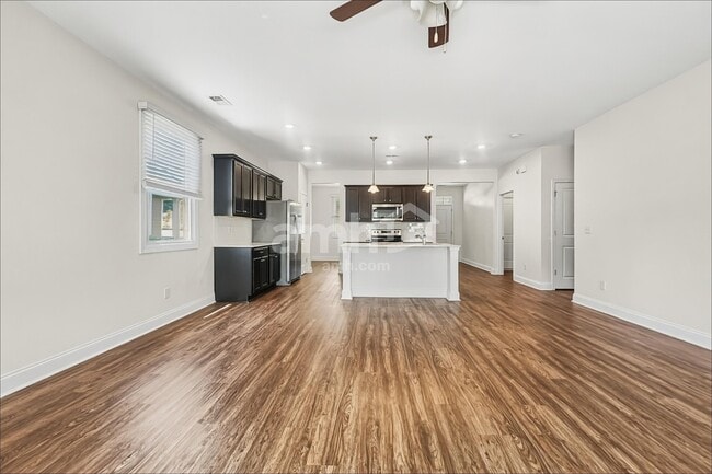 Building Photo - 118 Thatchet Dr