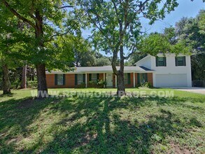 Building Photo - 5523 Aurora Dr