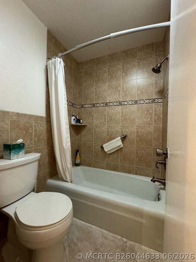 Building Photo - 6219 Bay Club Dr