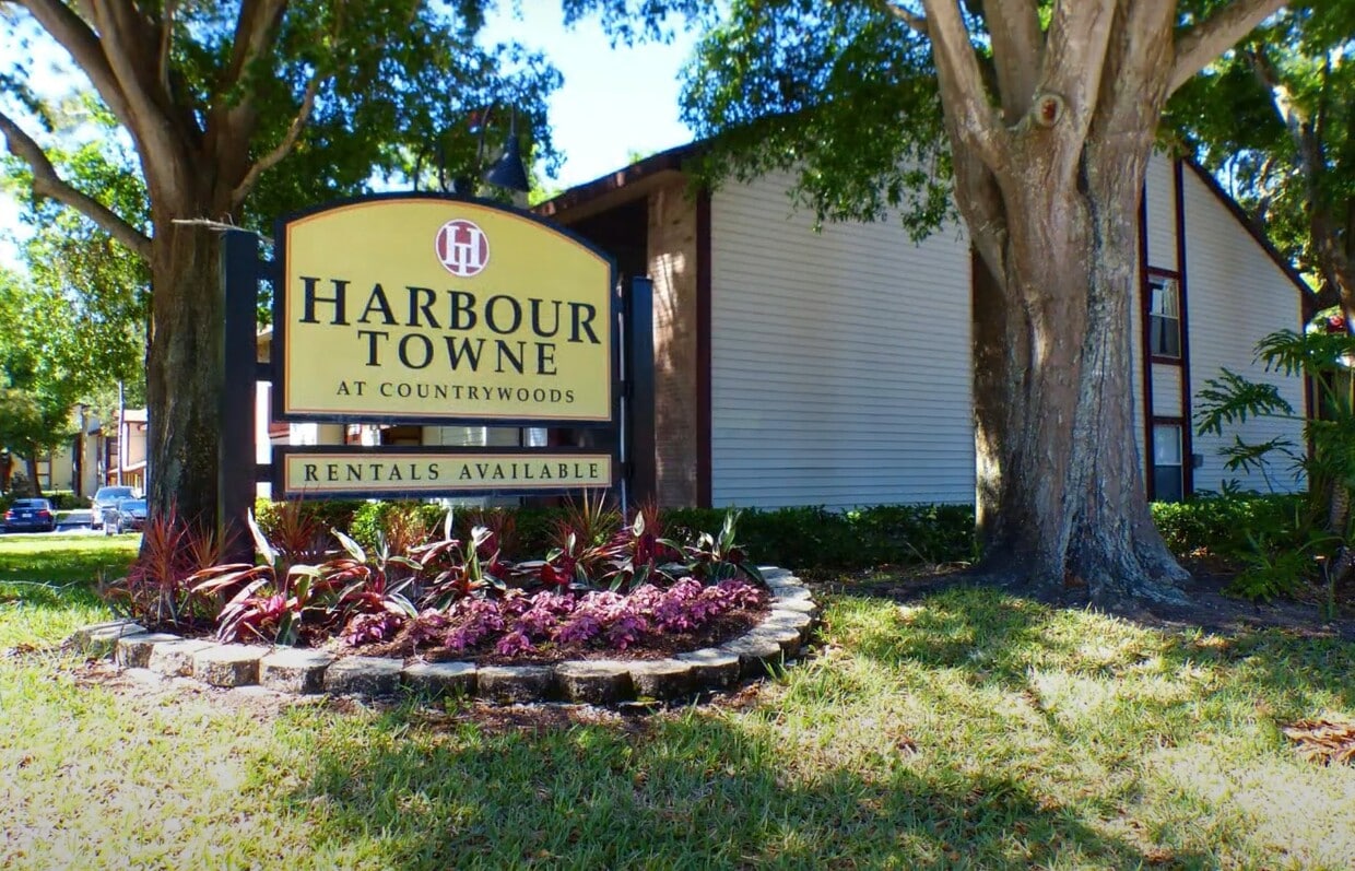 Harbourtowne at Countrywoods 819 Country Road 1 Palm Harbor, FL