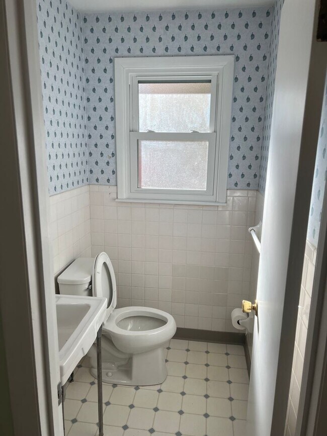 Building Photo - 3bd/1.5ba home in St James
